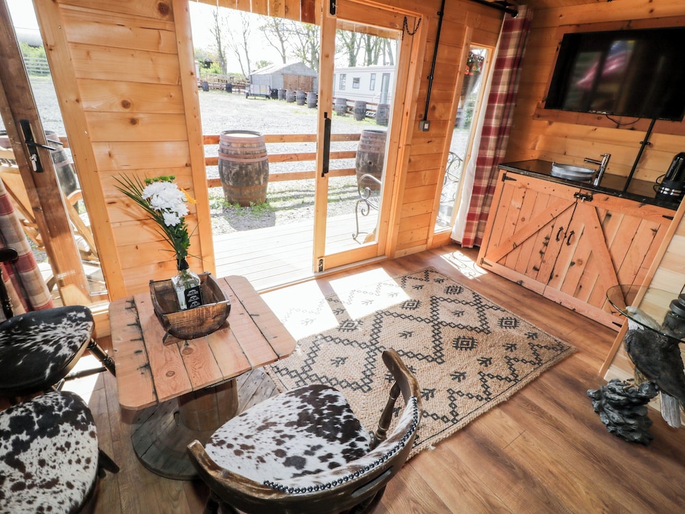 Whiskey Creek Cabin