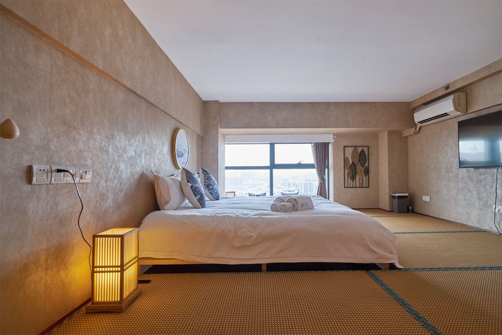 Summer Flower Apartment