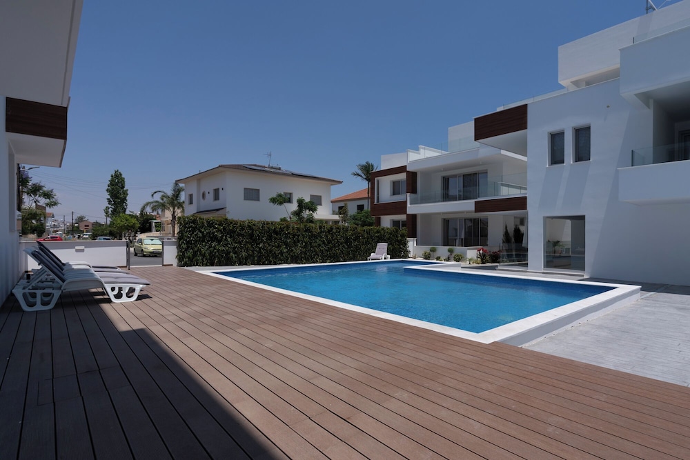 Harmonia 2-BR Apt W Pool in Livadia