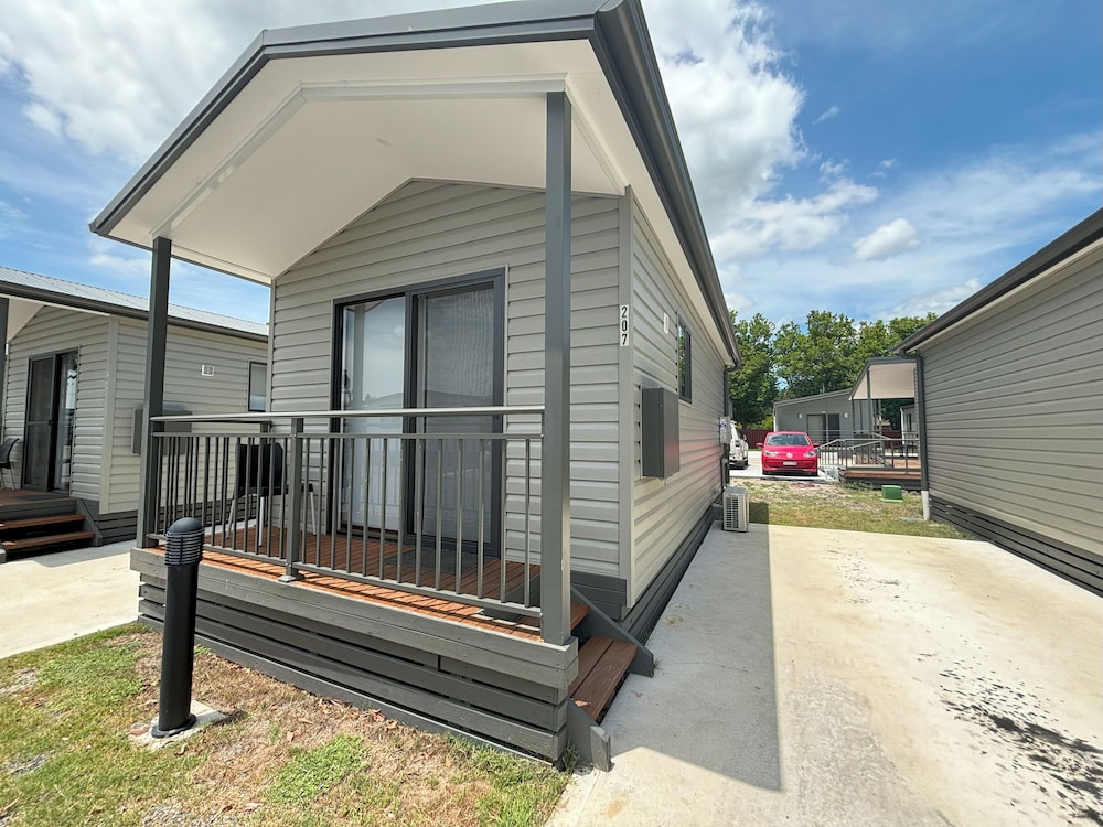 Heatherbrae Holiday Village