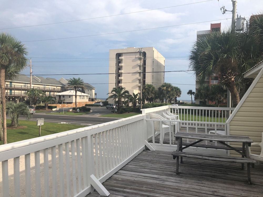 Moonraker 3 1 Bedroom Condo by RedAwning