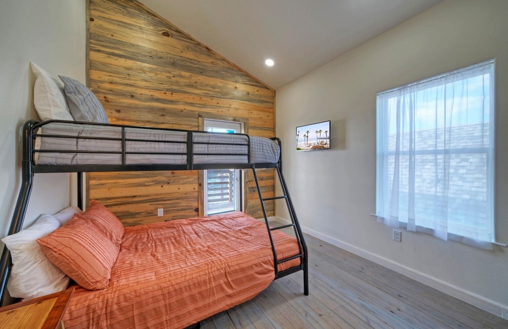 Marlin Madness by Avantstay Waterfront Getaway w Community Pool Boat Dock