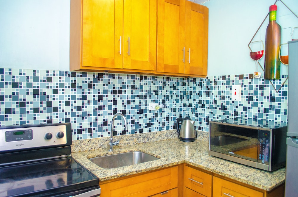 Centrally located Oakland Guest Apartment I view 3