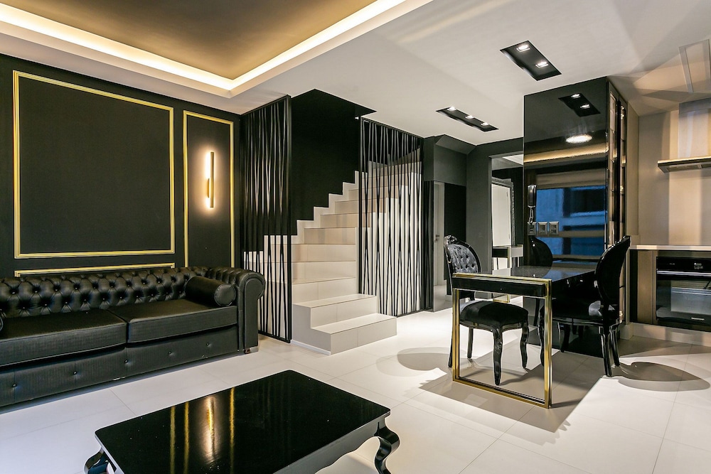 Modern duplex w/jacuzzi 240m beach JRR410