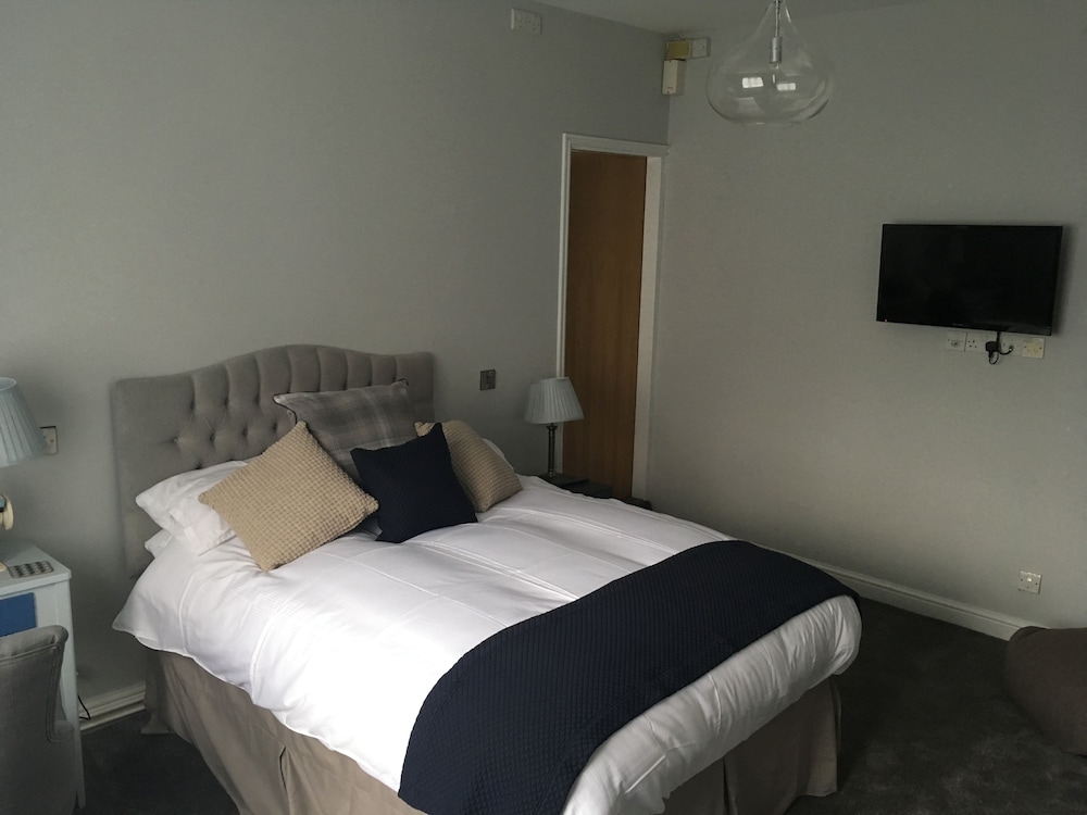 The Bluebell Inn and Lodge