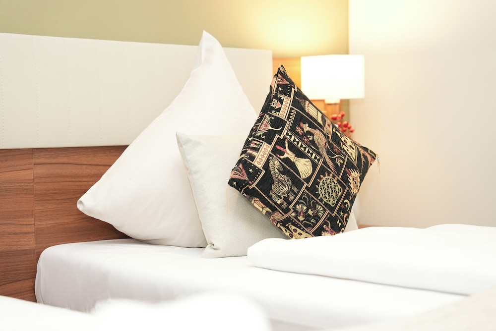 Frankfurt Vacations - Hotel Attache - Property Image 165