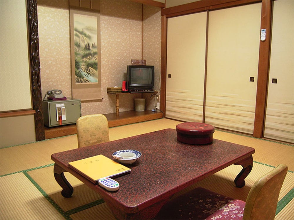 Toushijima Onsen Suzunami