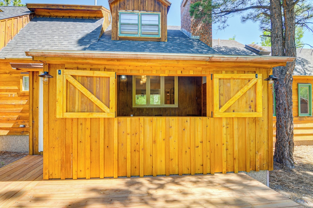 Family-friendly House: Fish, Hike, Bike & More! view 4