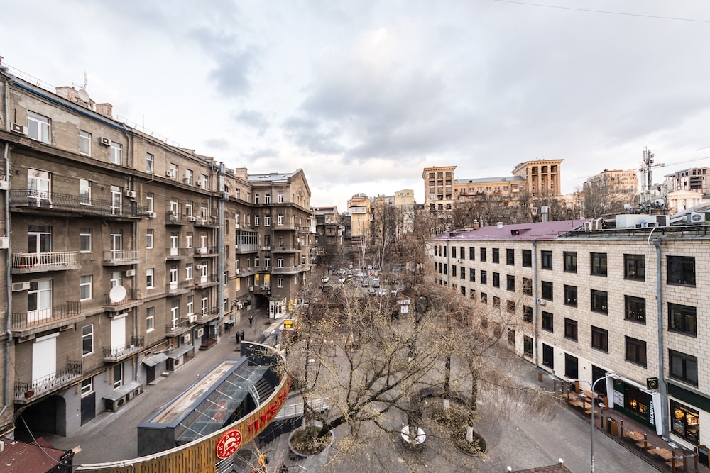 Kyiv Apartments