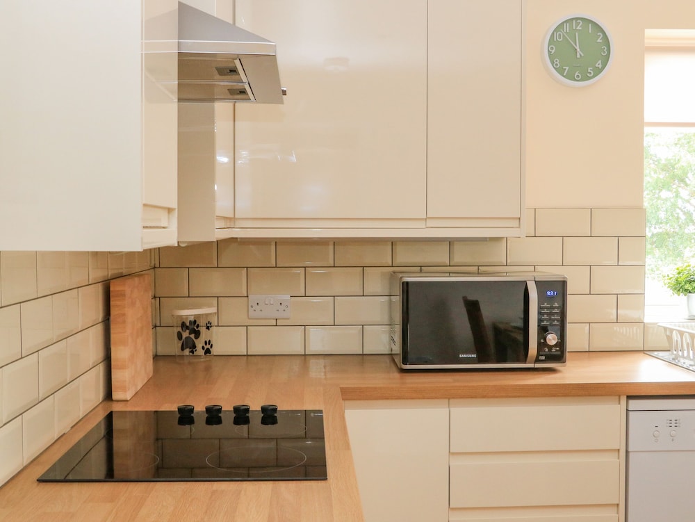 Sawtons Cottage 1