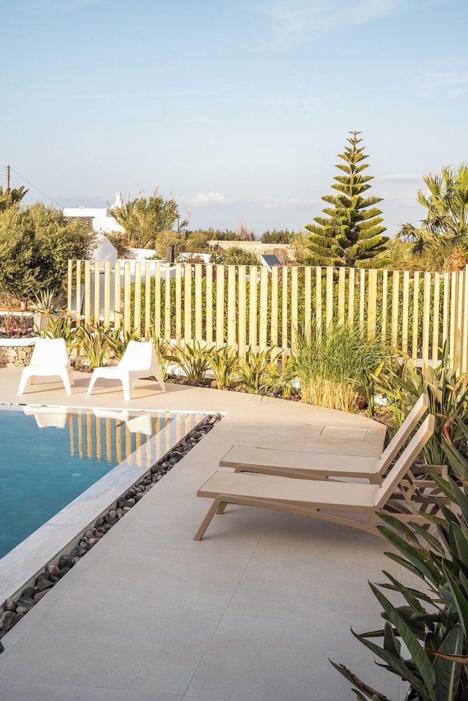 Amor Hideaway Villas