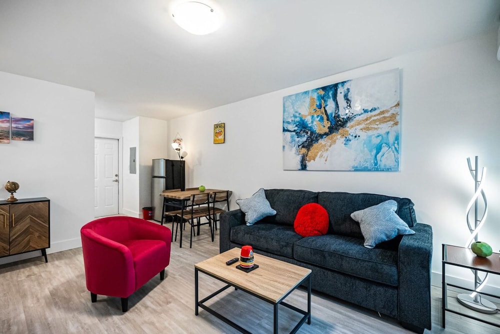 Quiet Miami Oasis Fast Wi-fi Free Parking