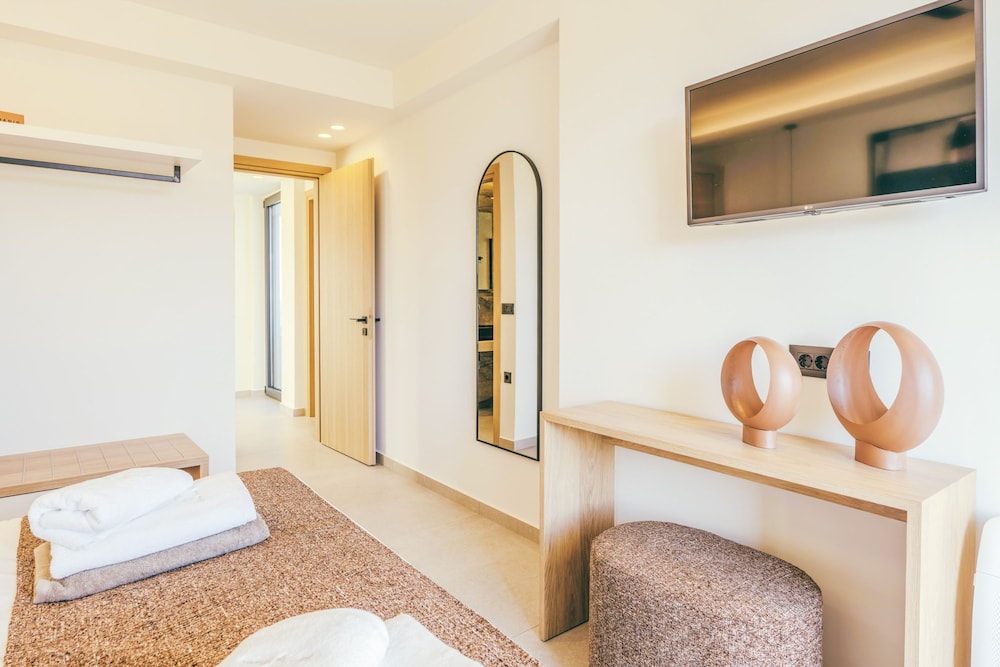 Villa Luxury Heaven - With Heated Pool