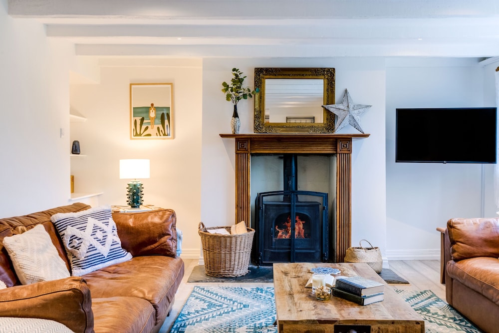 Courtyard Cottage - Within the Helland Barton Farm Collection