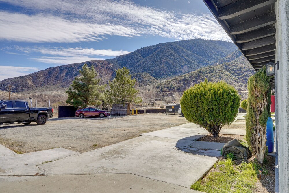 Mountain Views: Minimalist California Studio