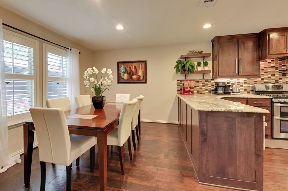 7 Mi to Lewisville Lake: Spacious Denton Home