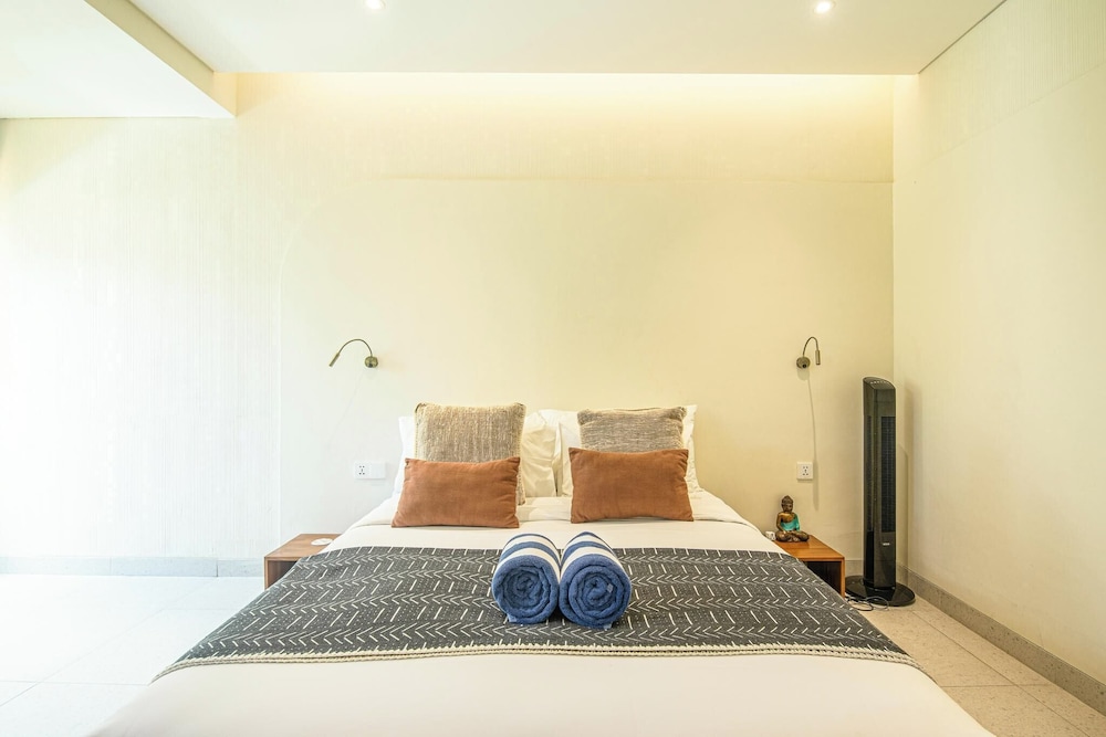 Chic 4-br Villa in Central Seminyak, Beach 5 Mins
