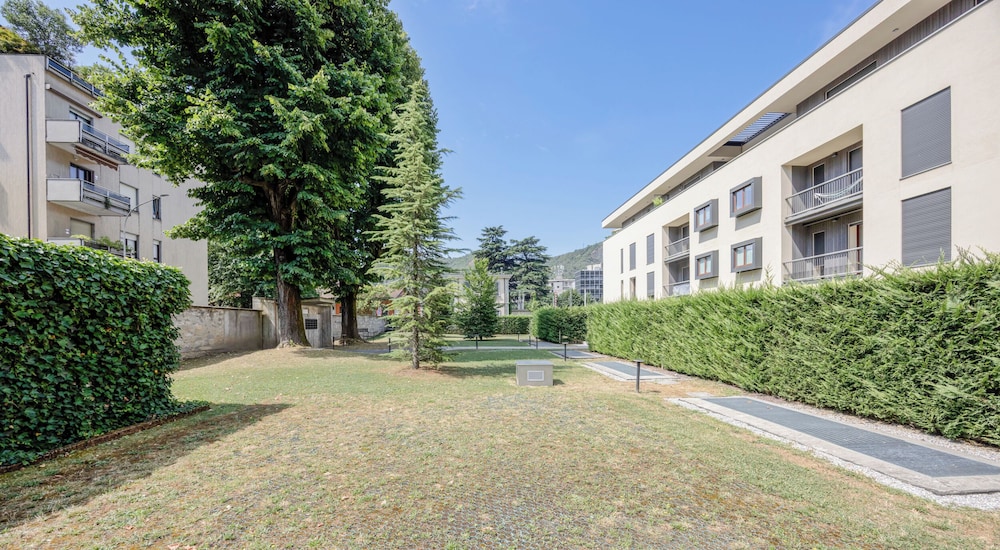 Charming Garden Hideaway in Como by Rent all Como
