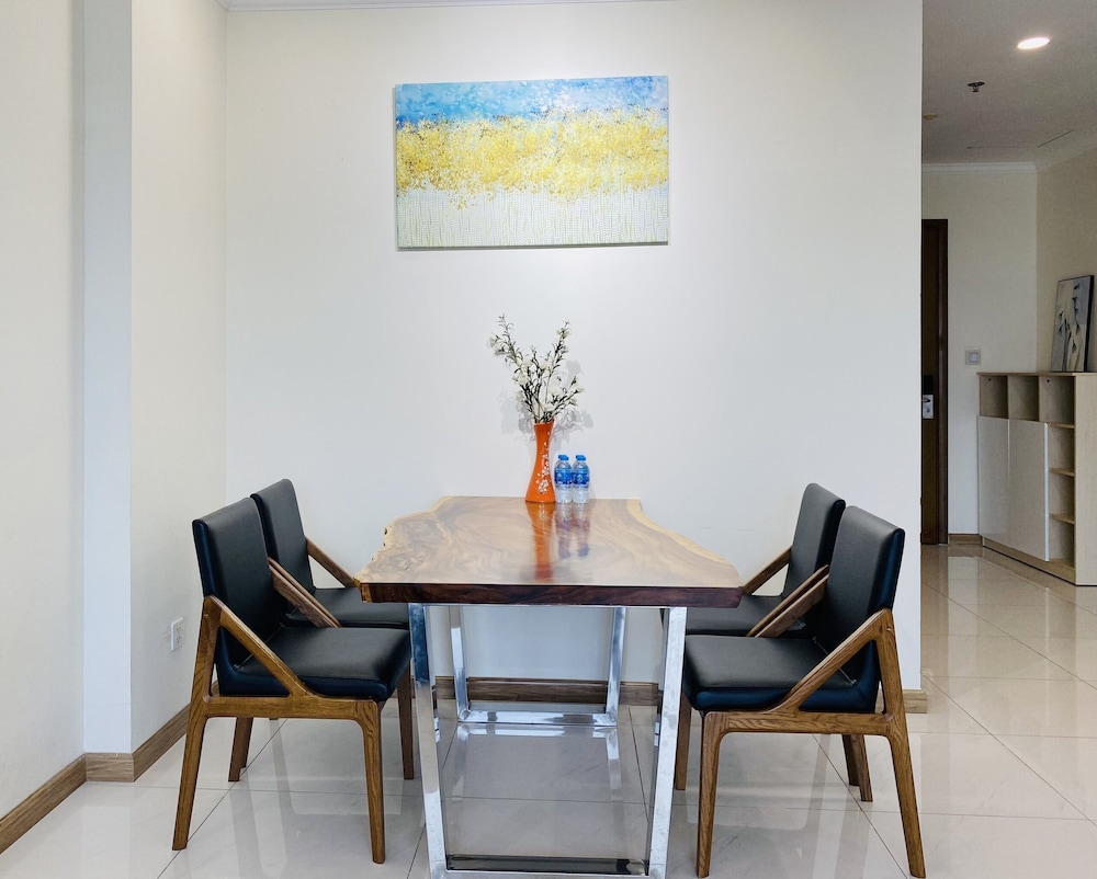 Landmark Apartment in Vinhomes Central Park