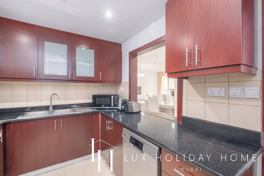 LUX The Murjan Sea View Suite 2