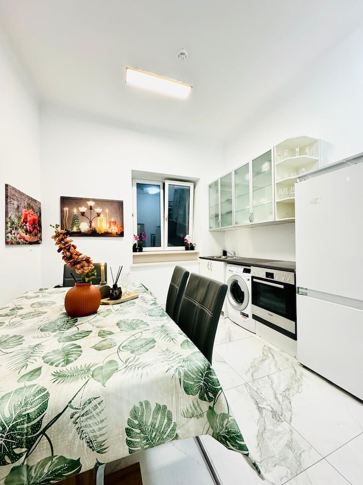 Affordable 5BR Apartment Atzgersdorf