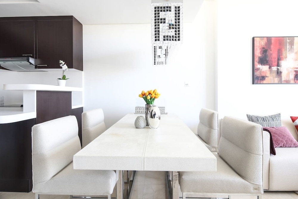 Stylish and Light Studio in Difc!