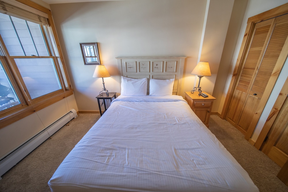 Buffalo Lodge 8381 by SummitCove Vacation Lodging