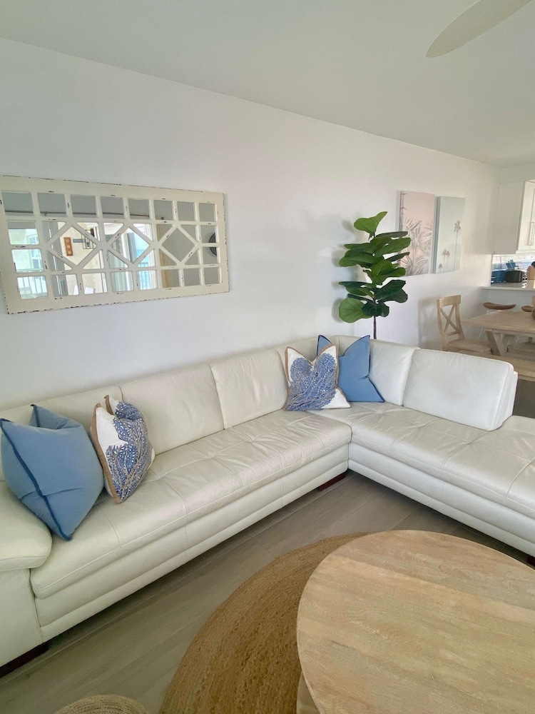 Modern Comforts in Paradise Tamarind Bay 3-bed 2-bath