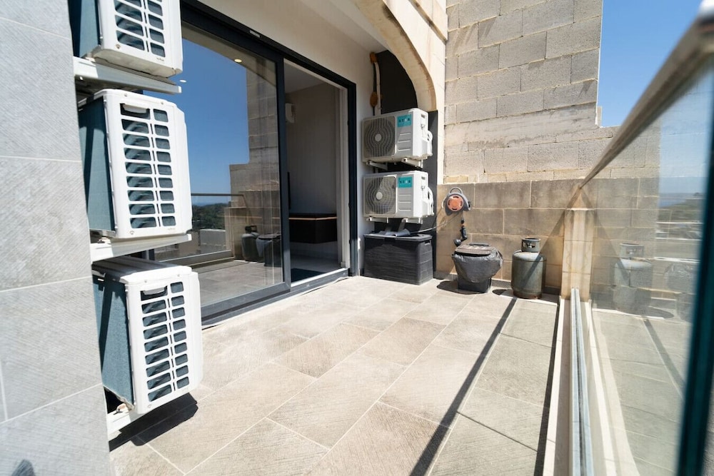 Ghajnsielem Retreat 4 Bedrooms Panoramic Terrace