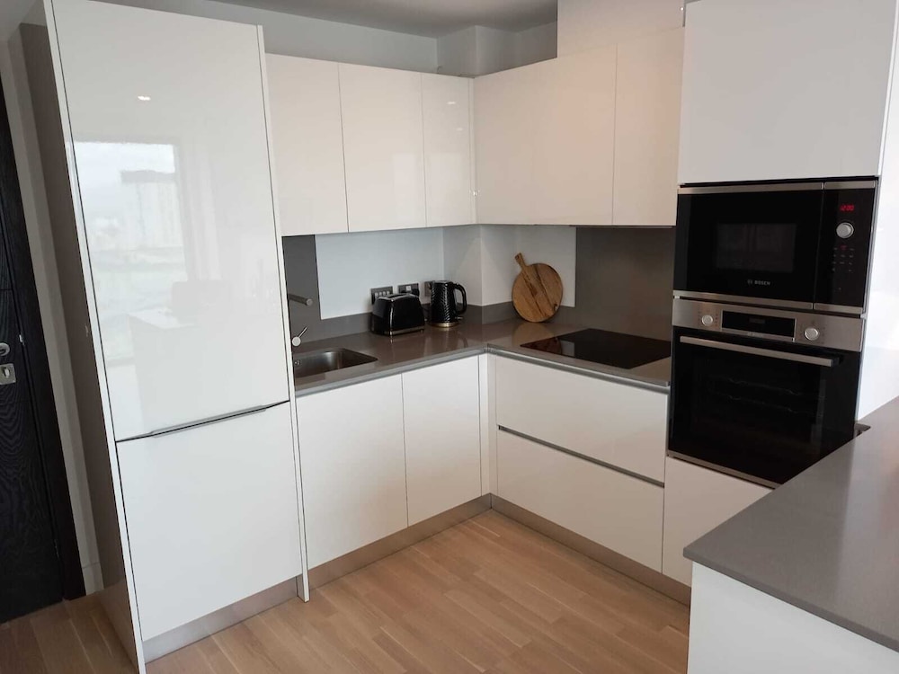 Stunning 1-bed Luxury Studio in Gibraltar view 4