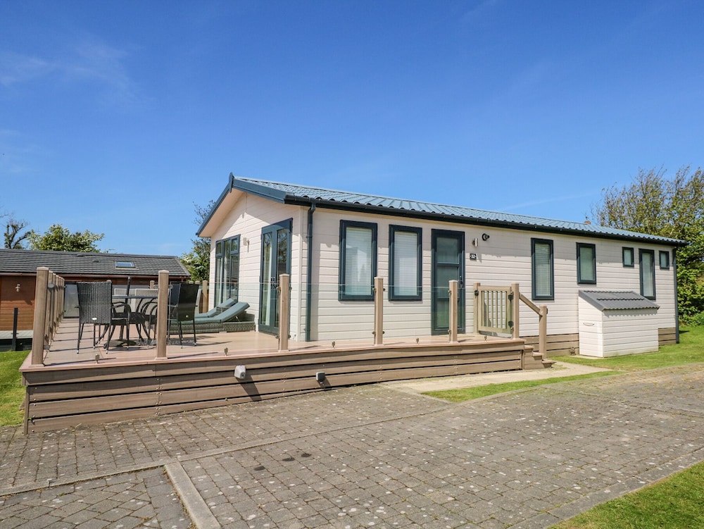 32 Sanctuary Lodge
