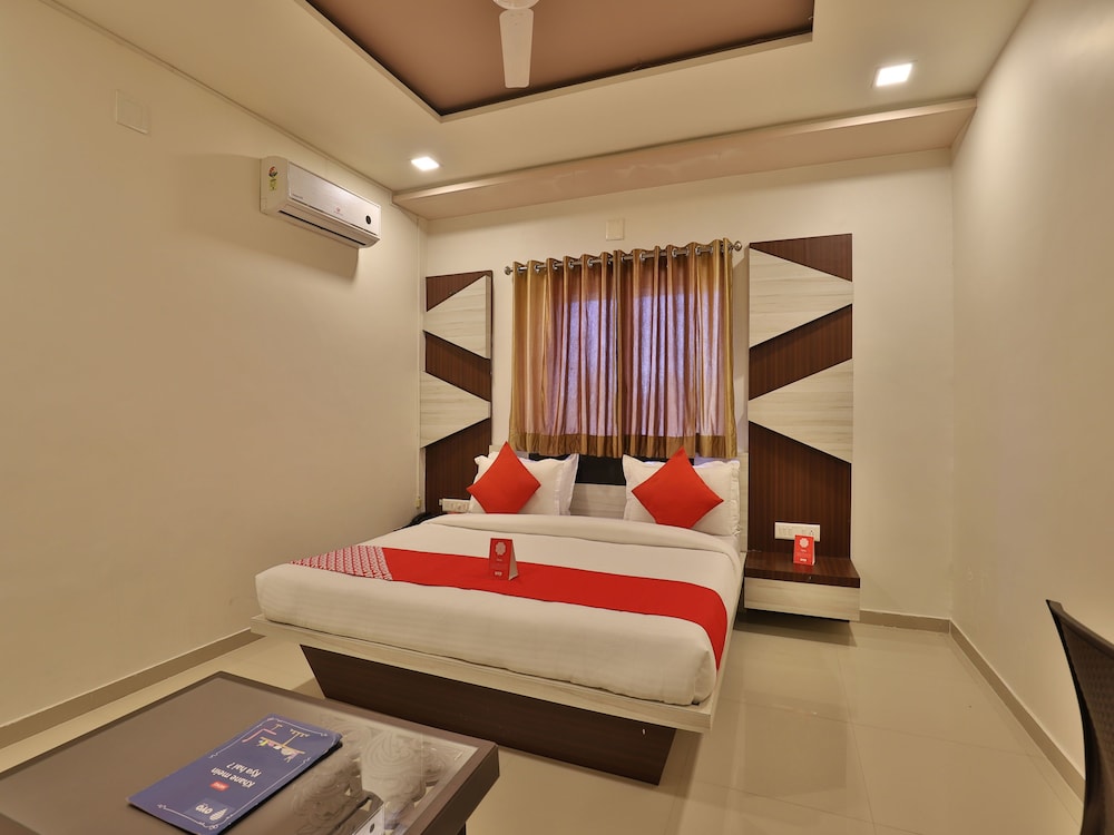 OYO 11750 Hotel Starz