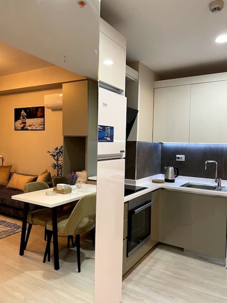 Stylish 1-bedroom Apartment Near Mall of Istanbul