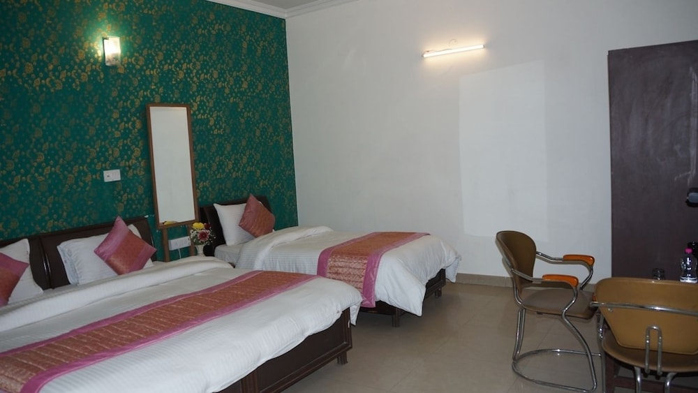 Maxfort Airport Hotel