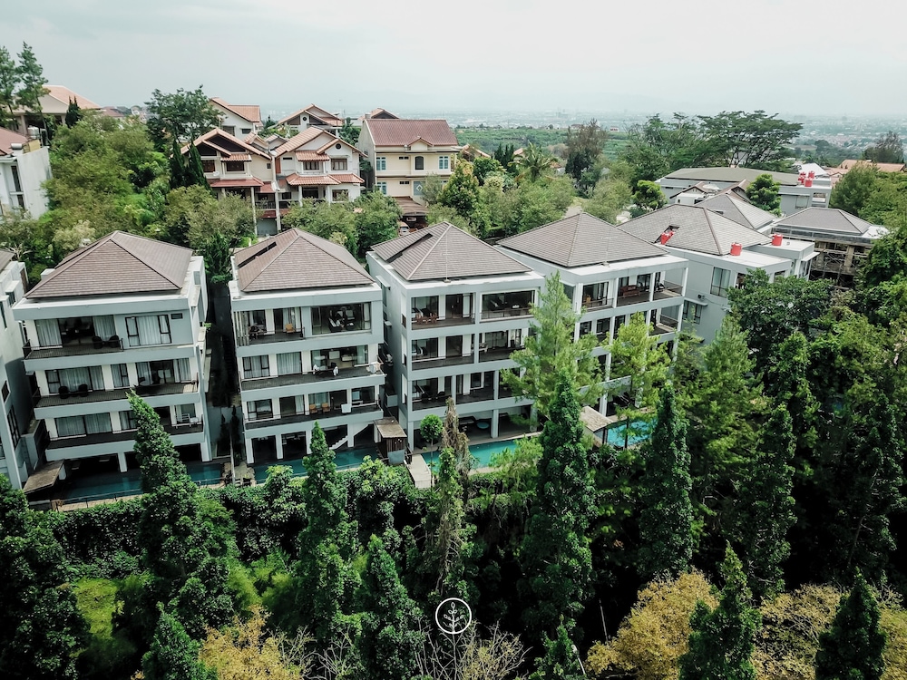 Magenta Hill View Villa 6 bedrooms with a private slide pool