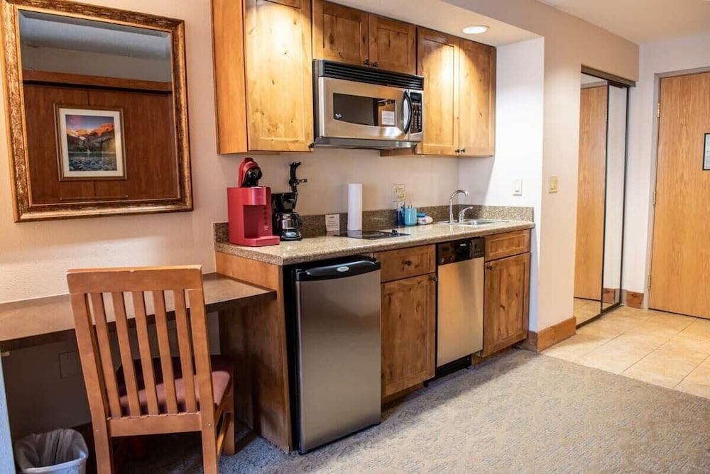 The Grand Lodge by Traverse Hospitality (No Resort Fees)
