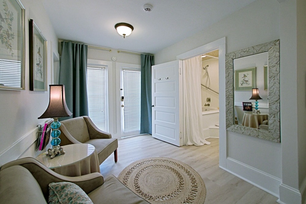 Chesnut Cottage Inn