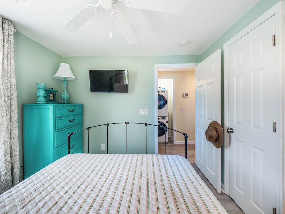 Ankers Away by Topsail Realty