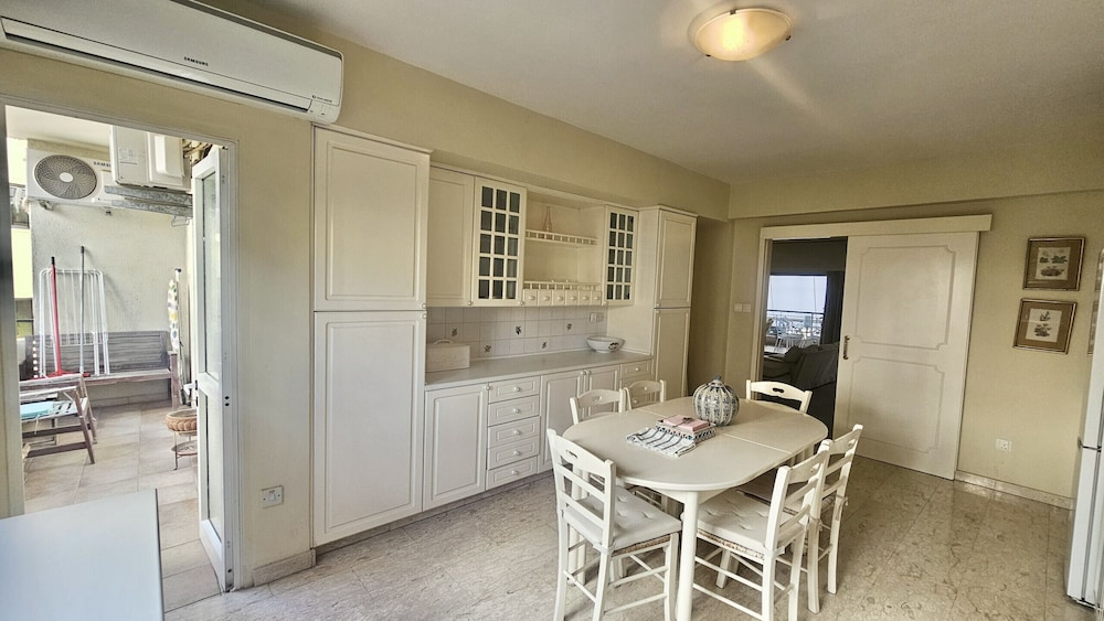 24 NIC - Stay Charm Classic Apartment
