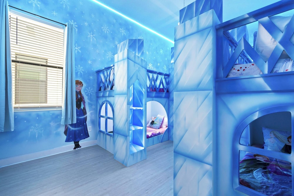 Magical 15-bedroom Villa Game Room, Theater & More!