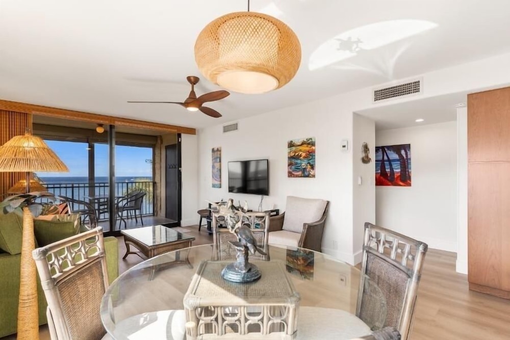 Kihei Beach, #510 2 Bedroom Condo by RedAwning view 3