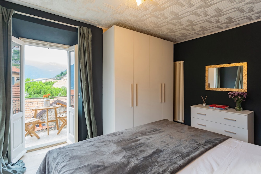 Villetta Panebianco Home in Castagna 11 by Rent all Como