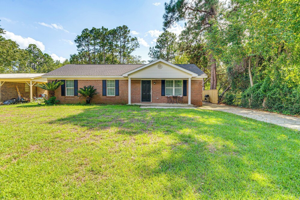Bayou Access, Kayak & Grill: Milton Home! view 4