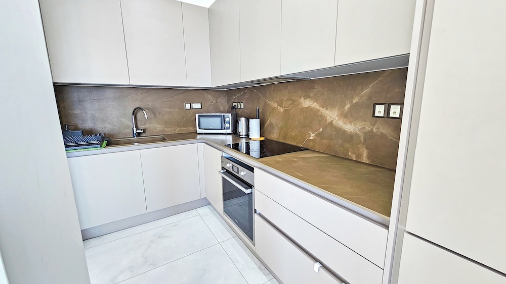 Seaview Business Hub Apartment