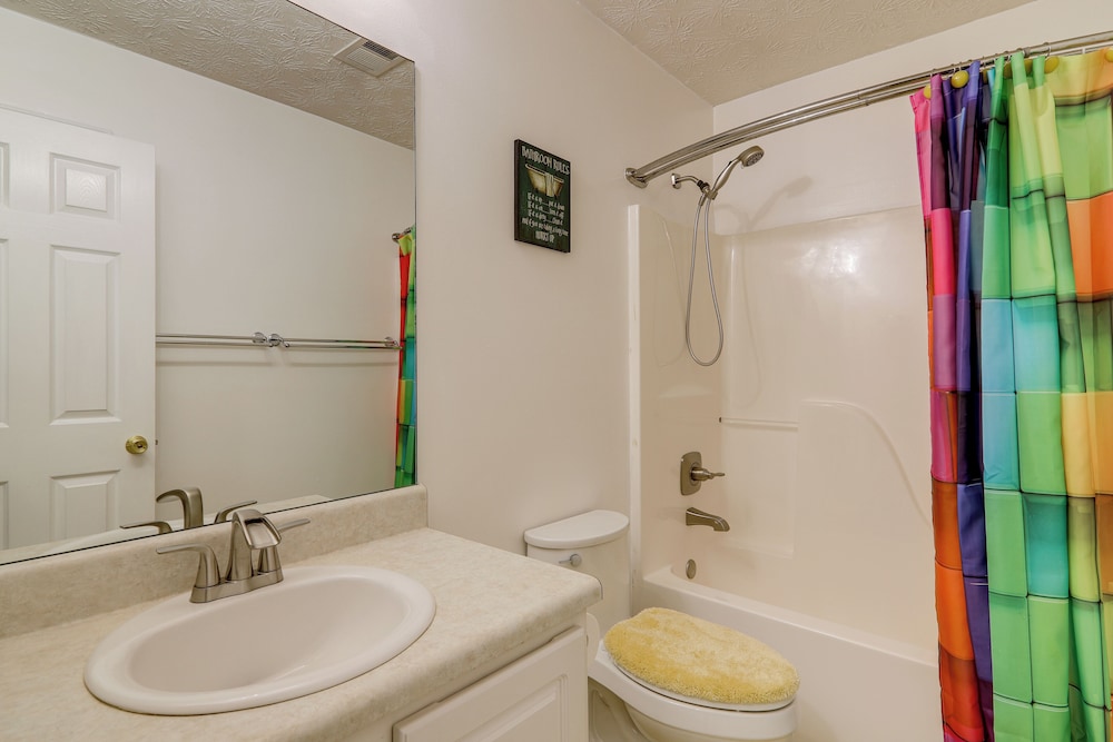 Shop, Fish & Explore: Suburban Home in Loganville!