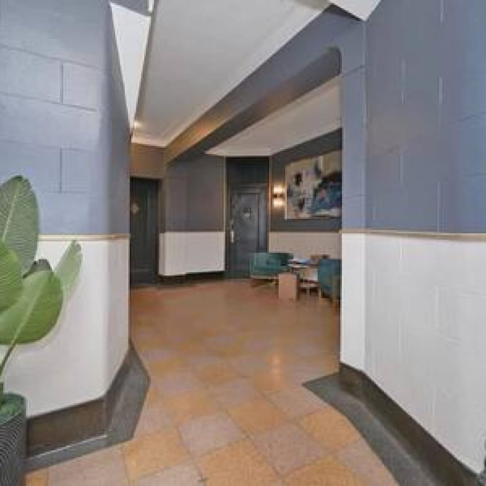 91-2a Stylish 3BR 2bth With W D
