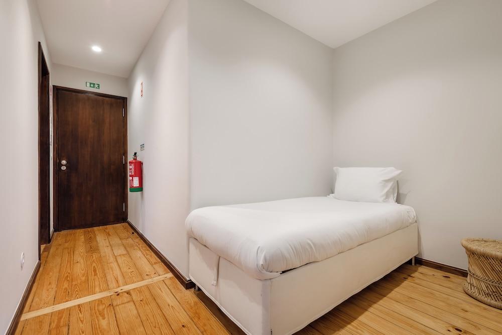 Rivol2 · Wonderful 1BR Next to Rivoli Theatre