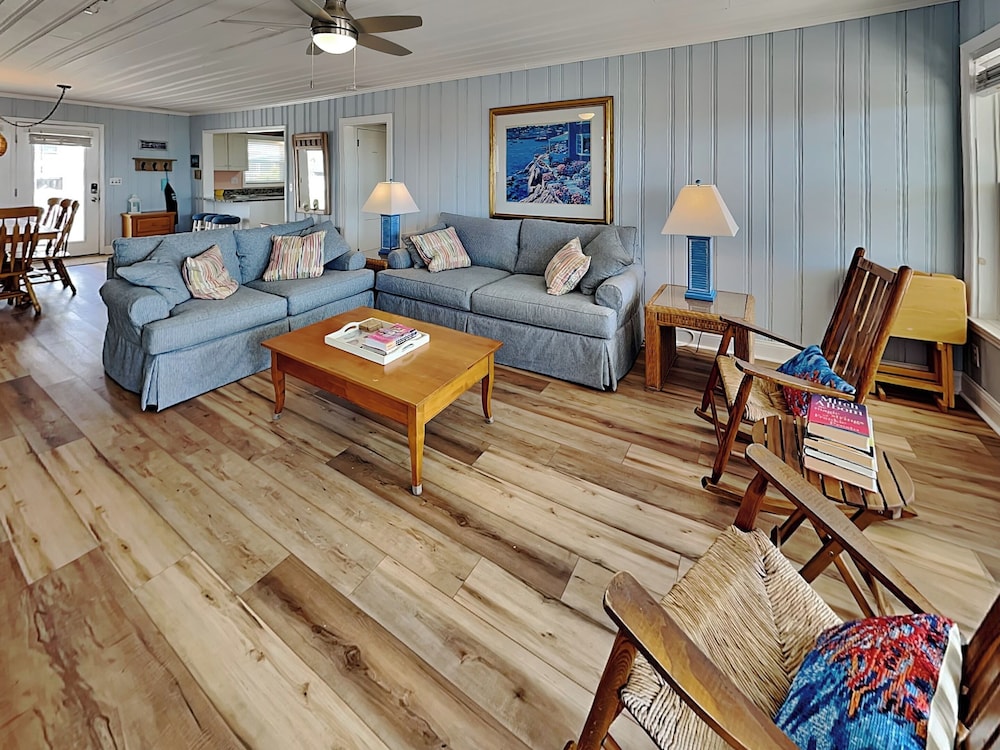 Costic by Topsail Realty