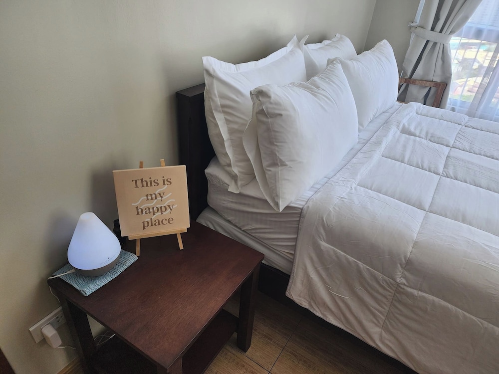 Cozy 1BR Condo in Mandaluyong City With City Skyline View