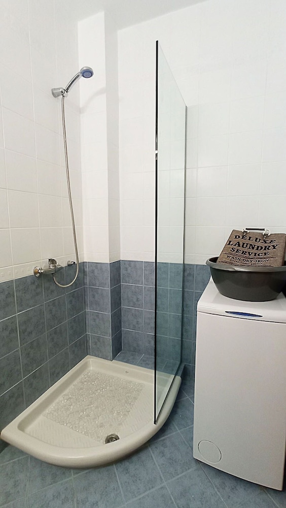 Relaxing Studio Apt 1 min to Highway Parking